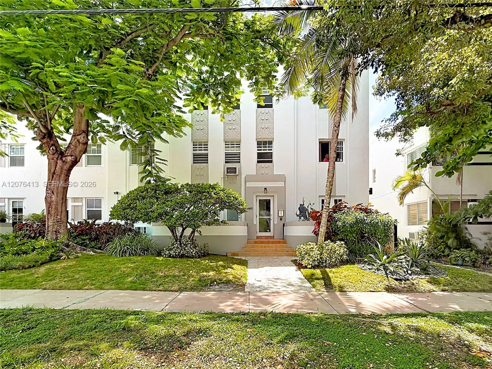 En Renta 2463 Pine Tree Drive 3, Miami Beach, FL 33140, Miami Beach, FL 33140