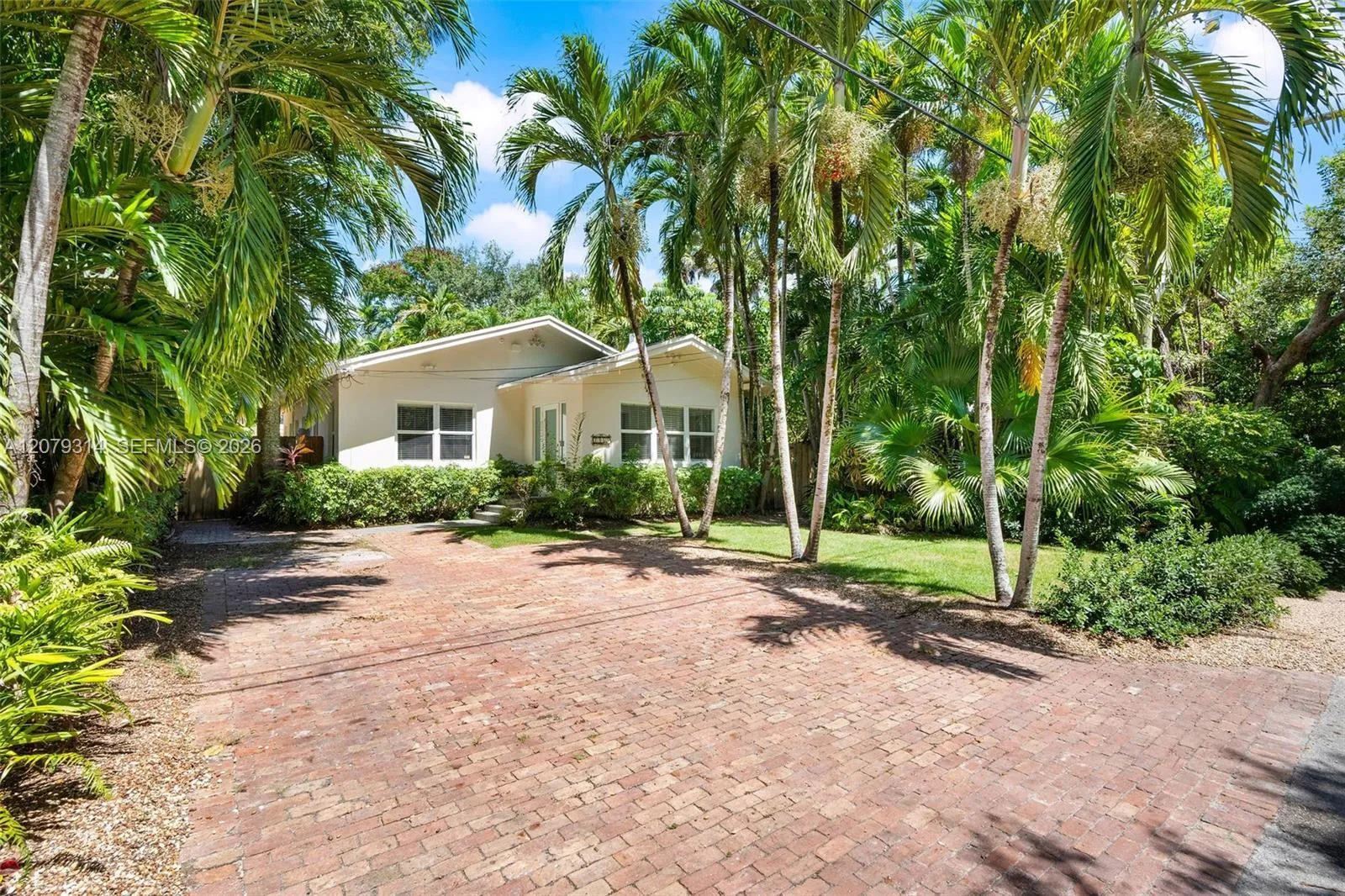 En Venta 2465 Inagua Avenue, Miami, FL 33133, Miami, FL 33133
