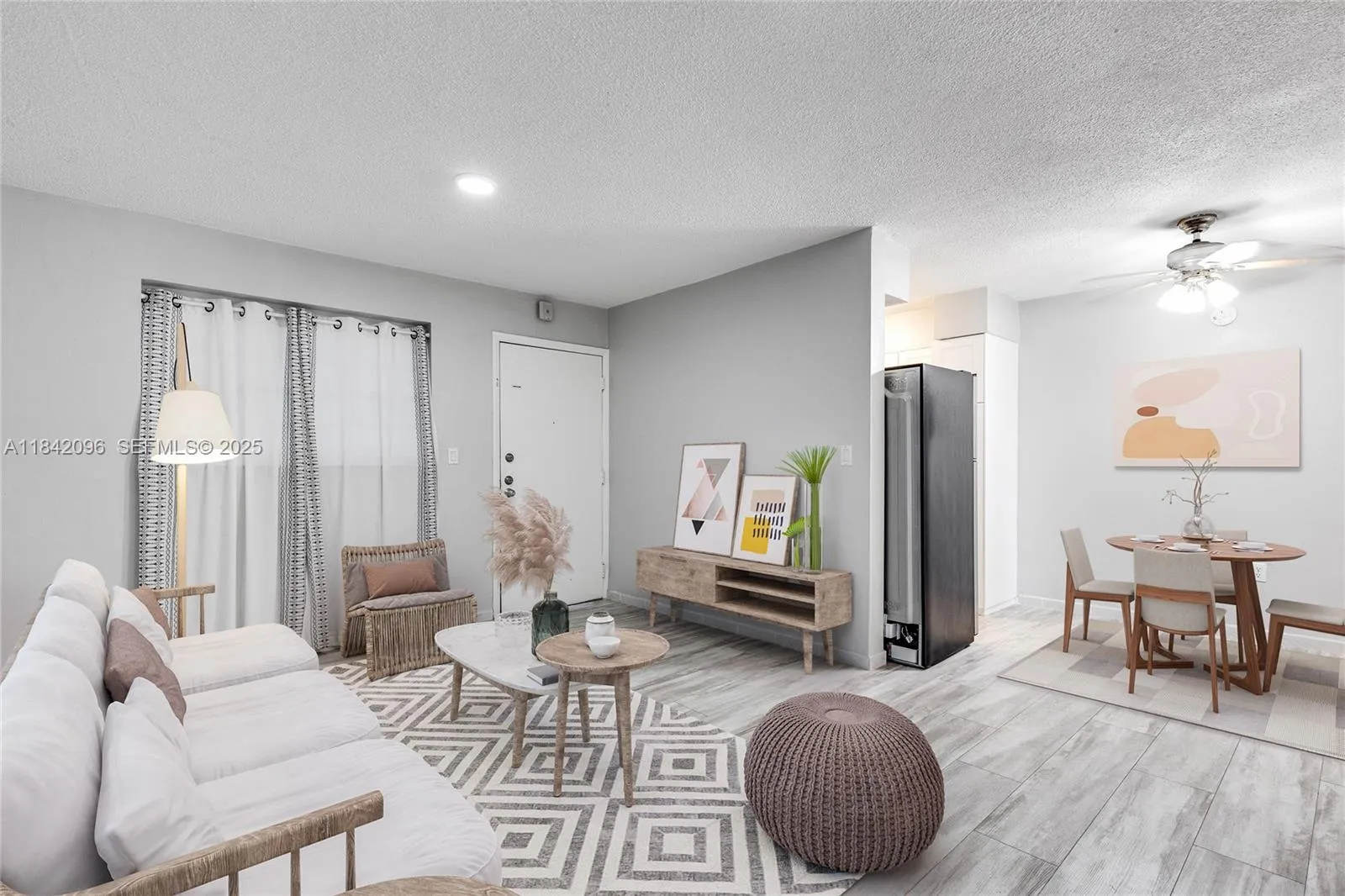 Foto de propiedad en 2465 SW 18th Avenue 3208, Miami, FL 33145 Miami con MLS# 