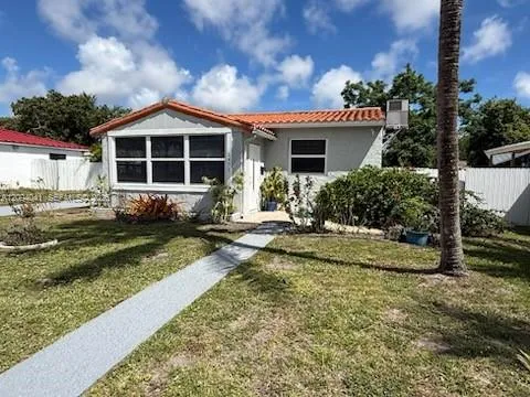 En Venta 2471 Dewey Street, Hollywood, FL 33020, Hollywood, FL 33020