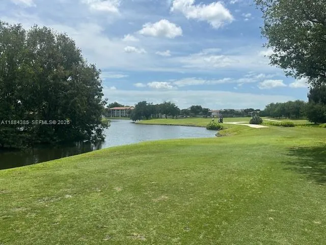 Foto de propiedad en 2471 SW 82nd Avenue 108, Davie, FL 33324 Davie con MLS# 