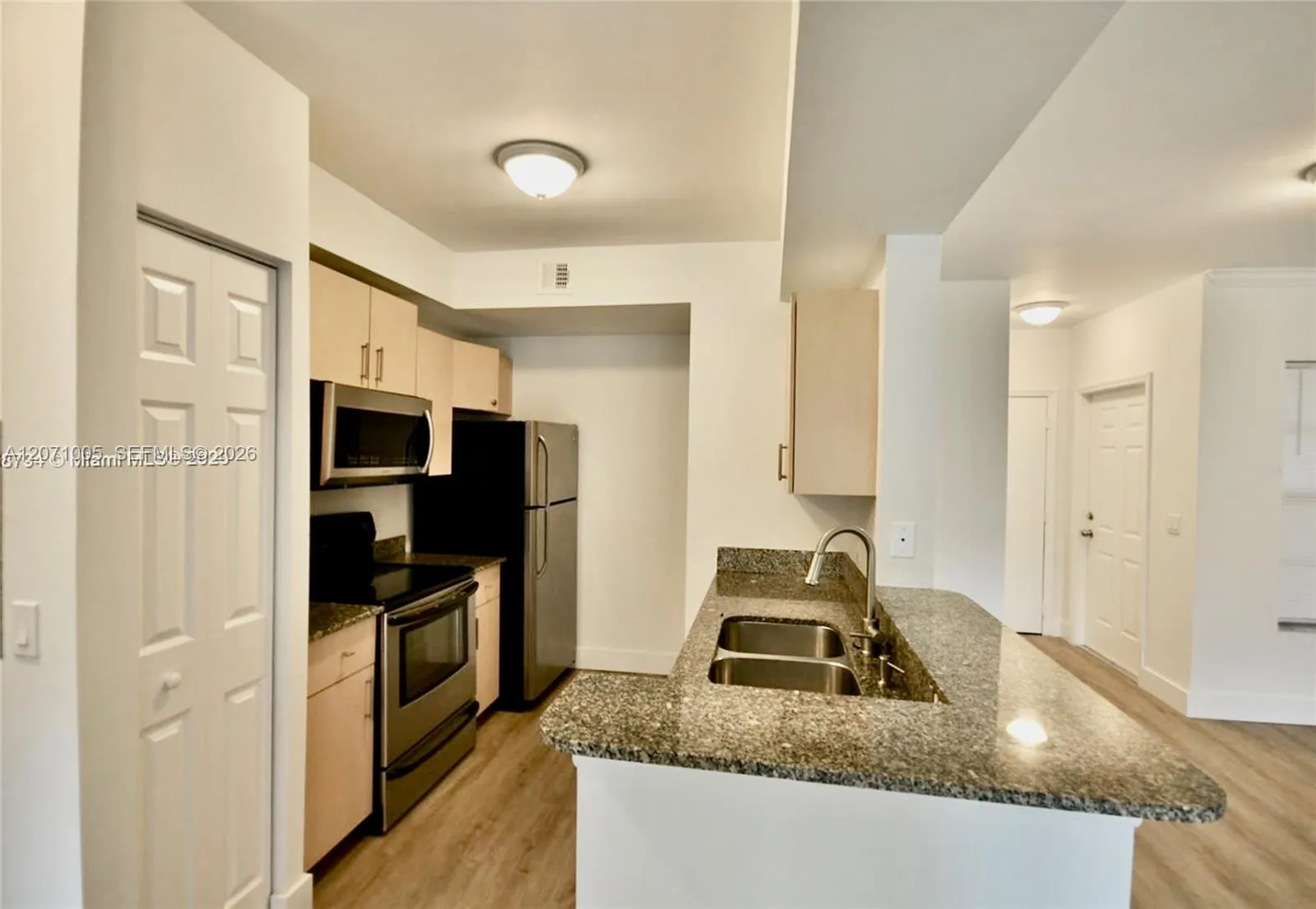 Foto de propiedad en 2474 Centergate Drive 103, Miramar, FL 33025 Miramar con MLS# 