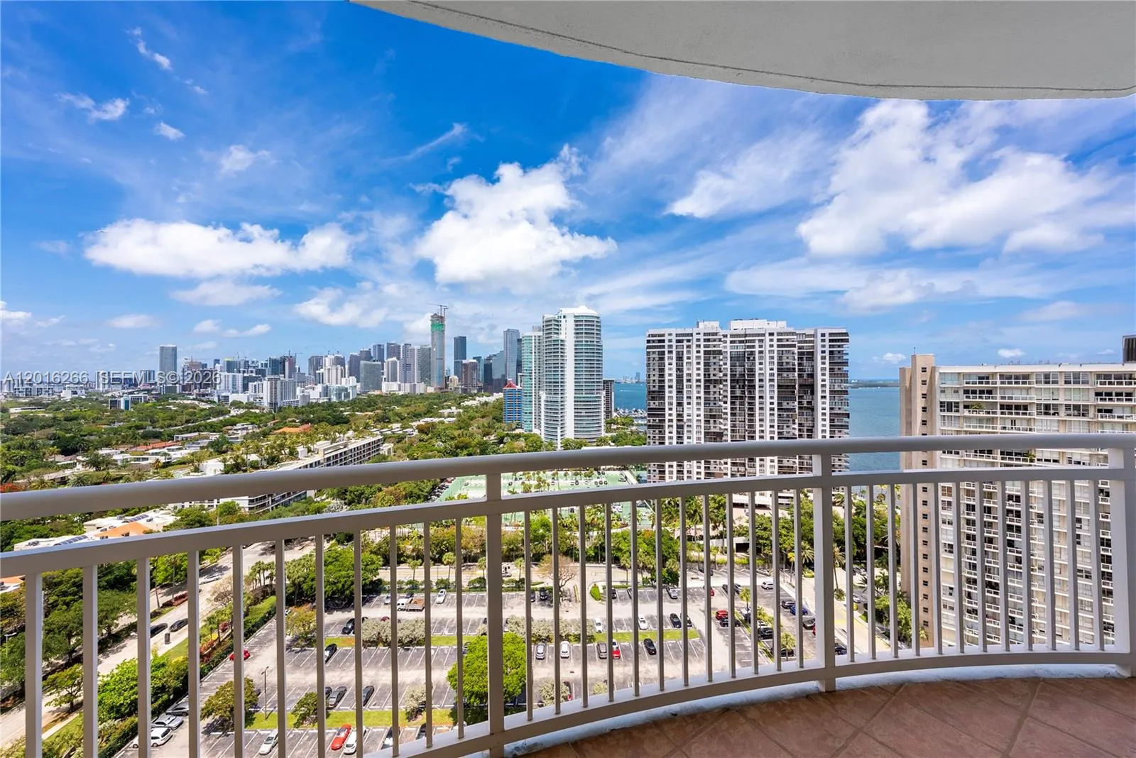 Foto de propiedad en 2475 Brickell Avenue 2206, Miami, FL 33129 Miami con MLS# 
