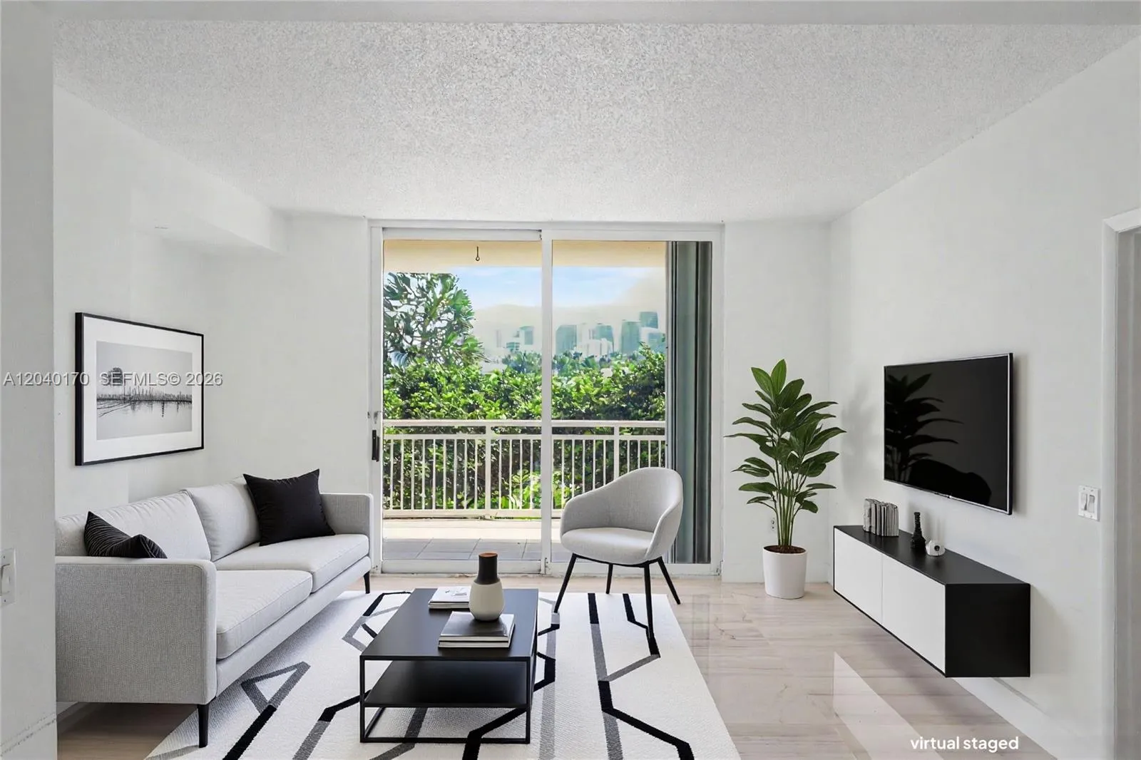 Foto de propiedad en 2475 Brickell Avenue 704, Miami, FL 33129 Miami con MLS# 