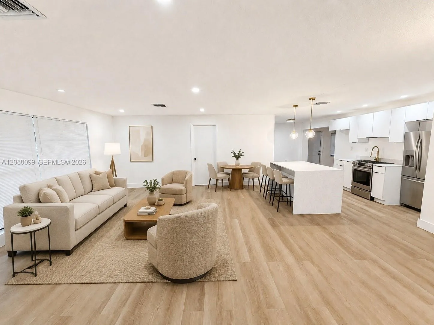 Foto de propiedad en 2486 NW 73rd Avenue, Sunrise, FL 33313 Sunrise con MLS# 