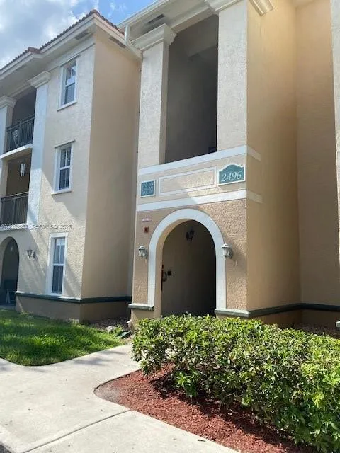 En Renta 2496 Centergate Drive 201, Miramar, FL 33025, Miramar, FL 33025