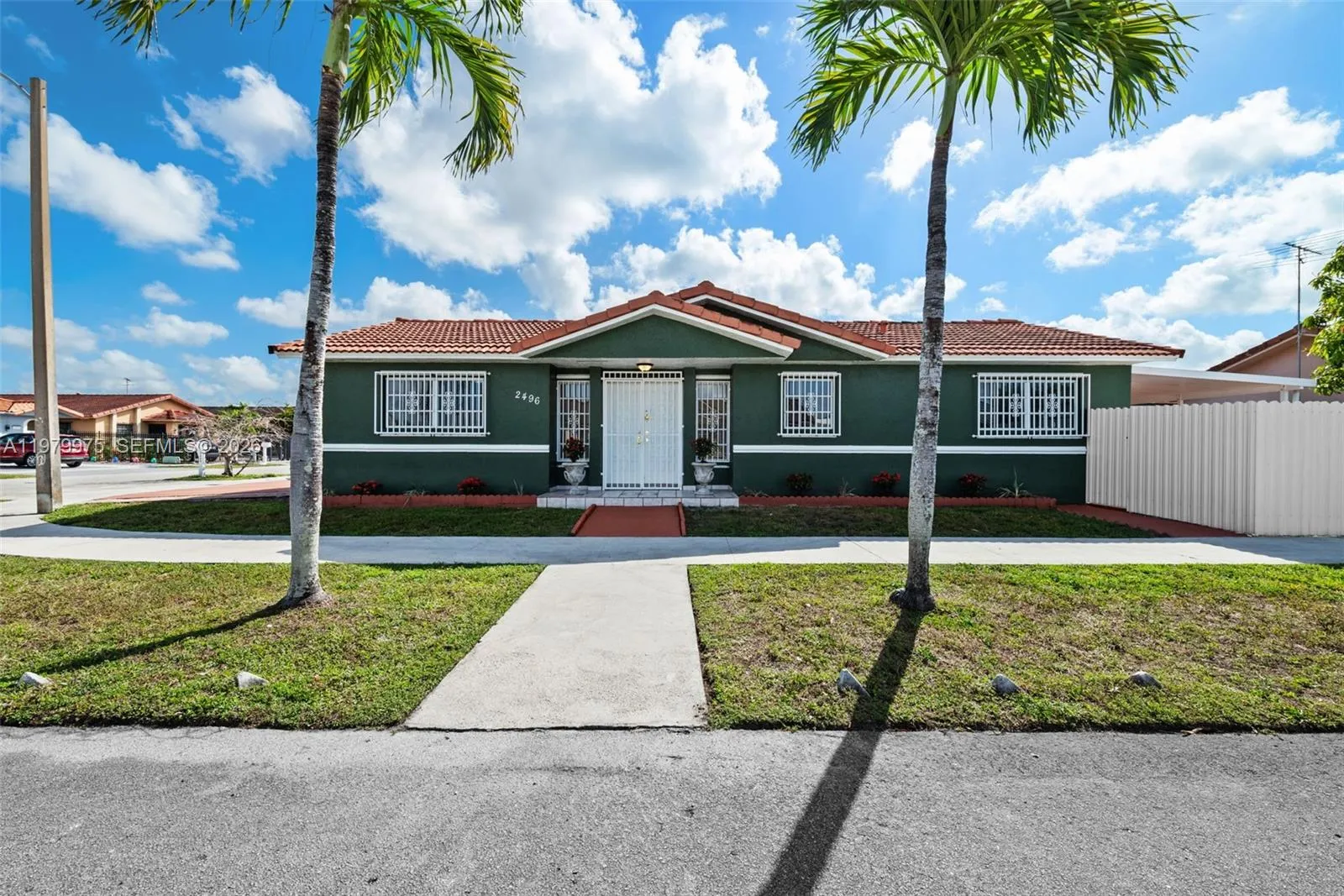 Vendido 2496 W 70th Place, Hialeah, FL 33016, Hialeah, FL 33016