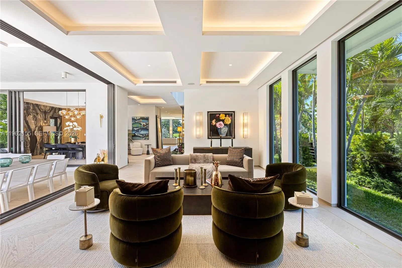 Foto de propiedad en 2499 N Meridian Avenue, Miami Beach, FL 33140 Miami Beach con MLS# 