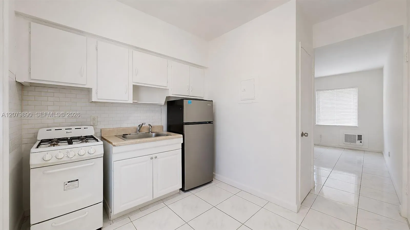 En Renta 2499 SW 27th Street 3, Miami, FL 33133, Miami, FL 33133
