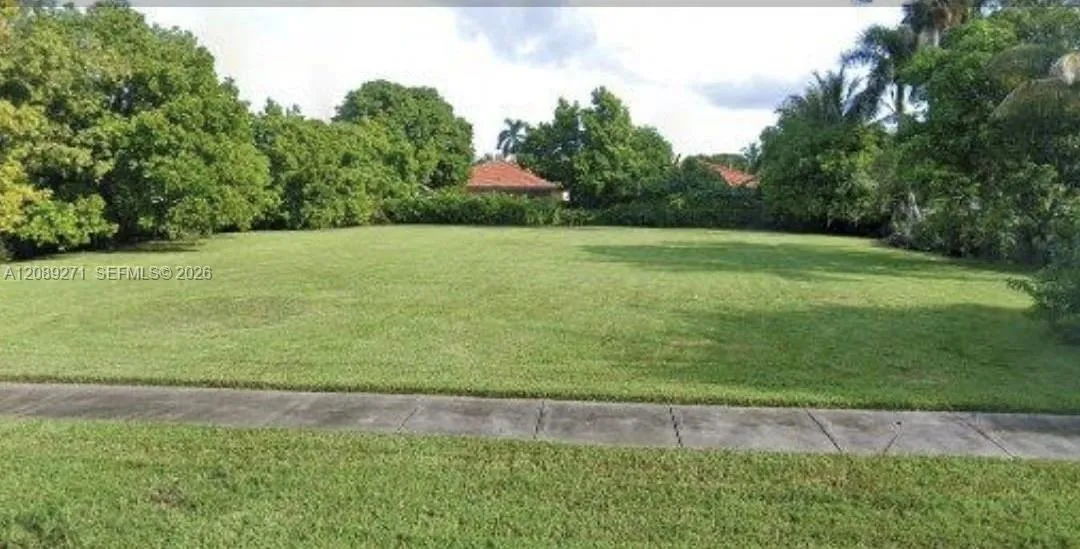 Foto de propiedad en 25 NW 160th Street, Miami, FL 33169 Miami con MLS# 