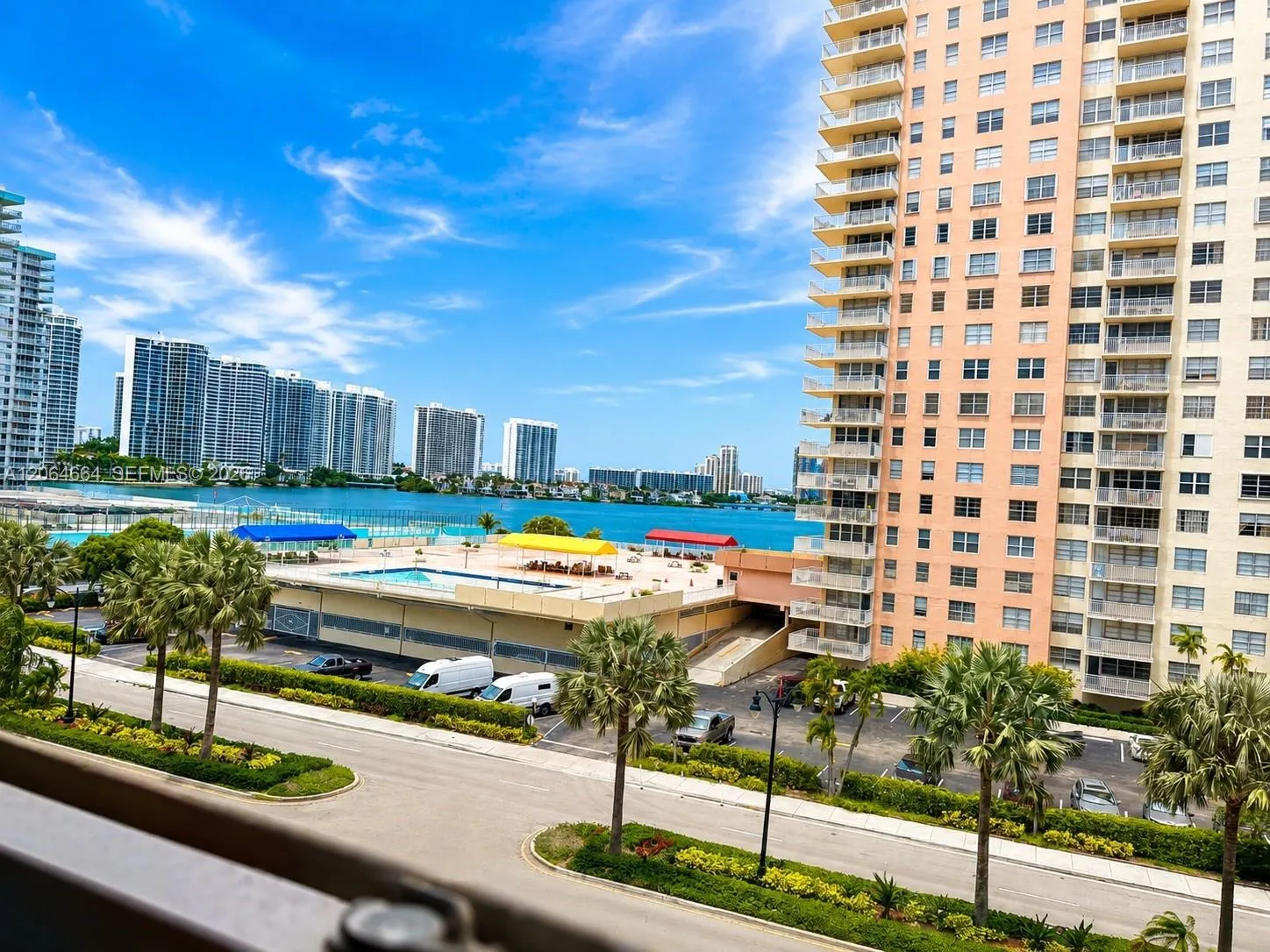 Foto de propiedad en 250 174th Street 510, Sunny Isles Beach, FL 33160 Sunny Isles Beach con MLS# 