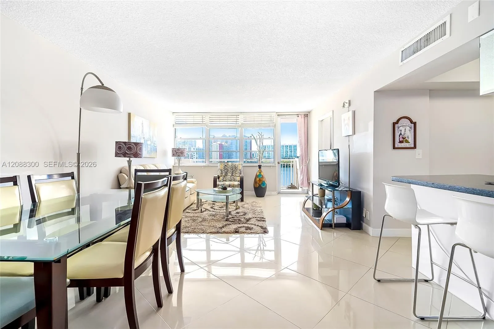 Foto de propiedad en 250 174th Street 801, Sunny Isles Beach, FL 33160 Sunny Isles Beach con MLS#