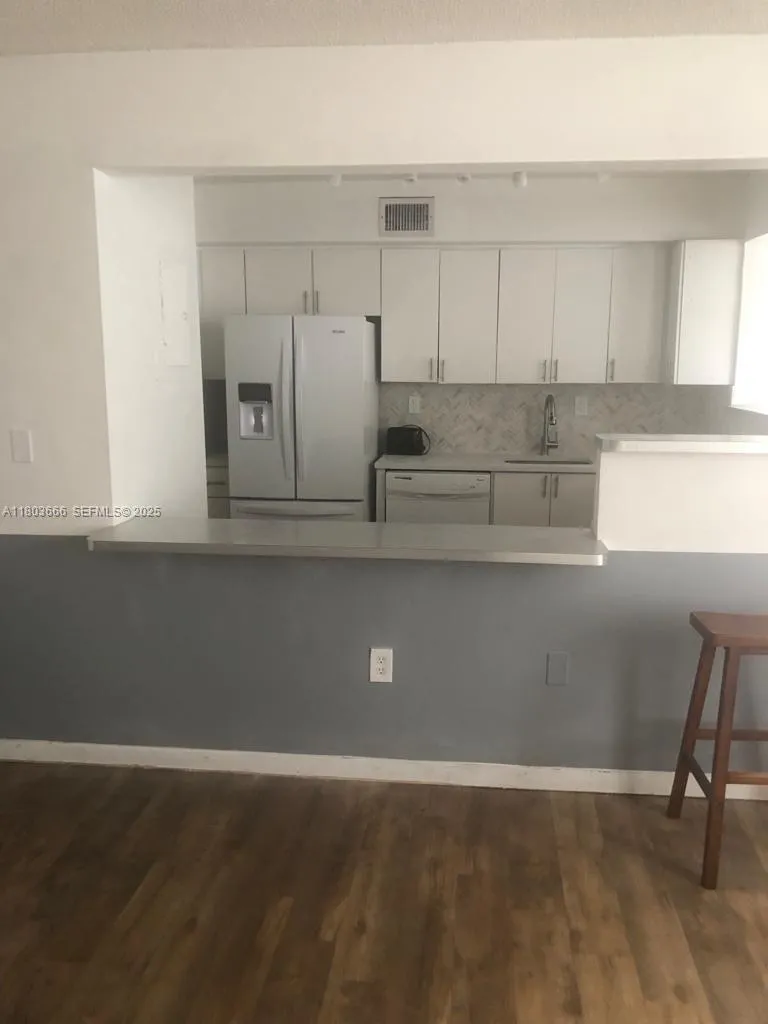 En Venta 250 180th Drive 108, Sunny Isles Beach, FL 33160, Sunny Isles Beach, FL 33160