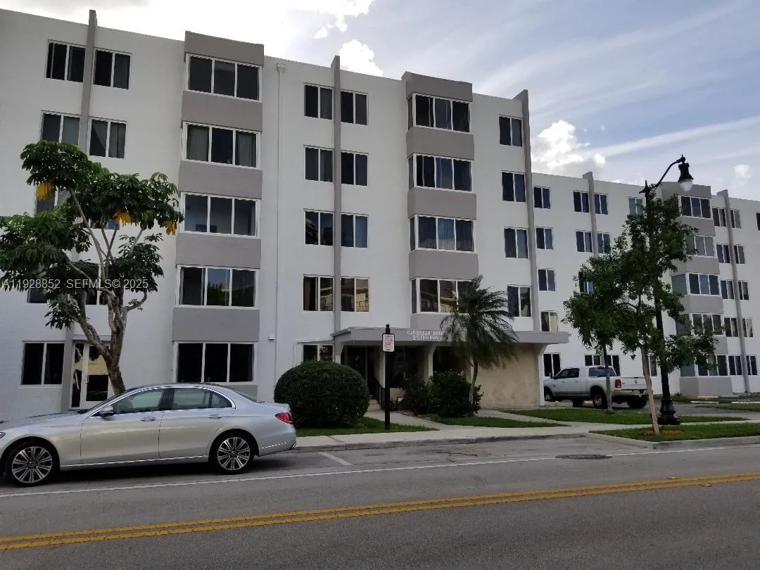 Foto de propiedad en 250 180th Drive 159, Sunny Isles Beach, FL 33160 Sunny Isles Beach con MLS# 