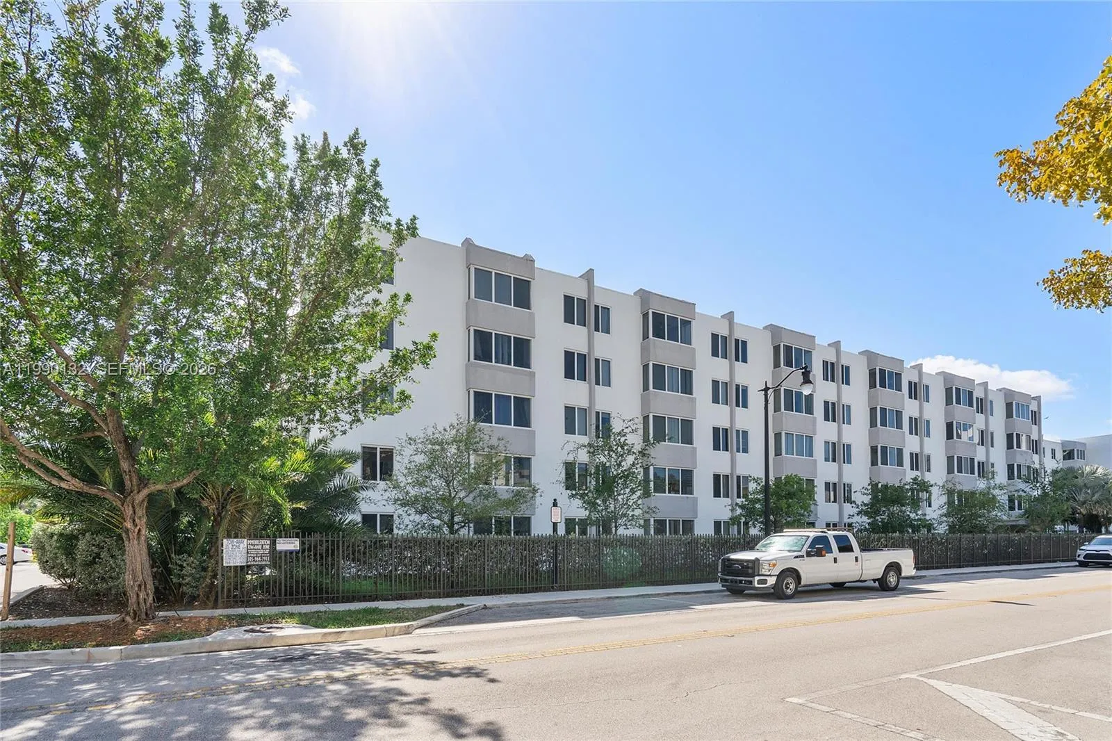 Foto de propiedad en 250 180th Drive 456, Sunny Isles Beach, FL 33160 Sunny Isles Beach con MLS# 