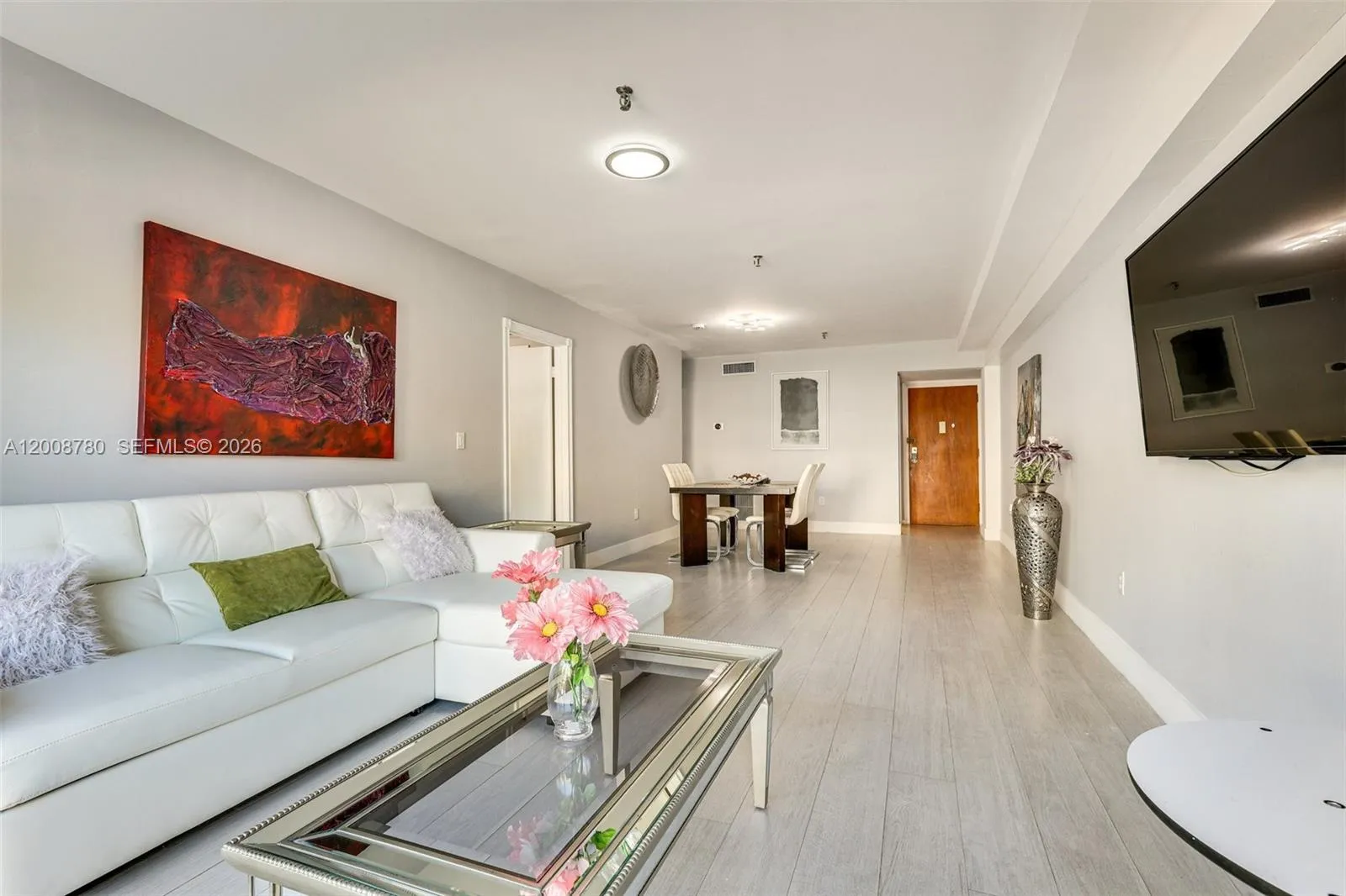Foto de propiedad en 250 181st Drive 102, Sunny Isles Beach, FL 33160 Sunny Isles Beach con MLS# 