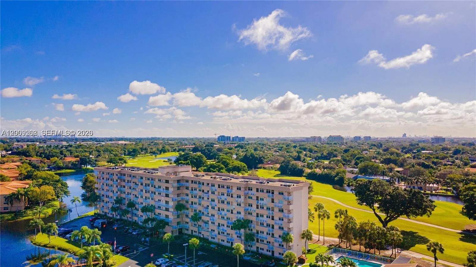 Foto de propiedad en 250 Jacaranda Drive 508, Plantation, FL 33324 Plantation con MLS# 