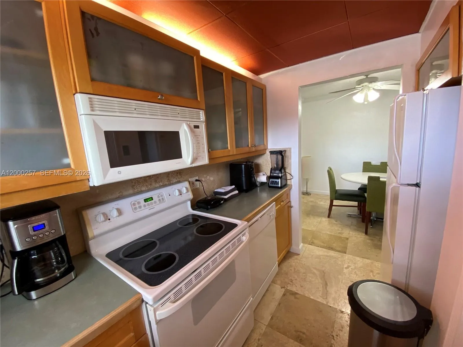 Foto de propiedad en 250 Layne Boulevard 110, Hallandale Beach, FL 33009 Hallandale Beach con MLS# 