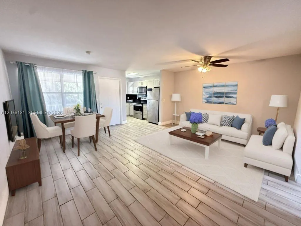 Foto de propiedad en 250 Layne Boulevard 307, Hallandale Beach, FL 33009 Hallandale Beach con MLS# 