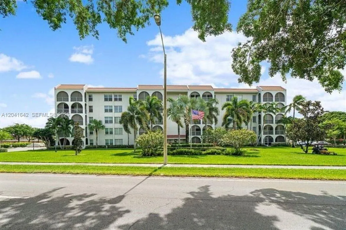 Foto de propiedad en 250 NE 20th Street 3030, Boca Raton, FL 33431 Boca Raton con MLS# 