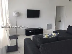 Foto de propiedad en 250 S Shore Drive 5, Miami Beach, FL 33141 Miami Beach con MLS# 