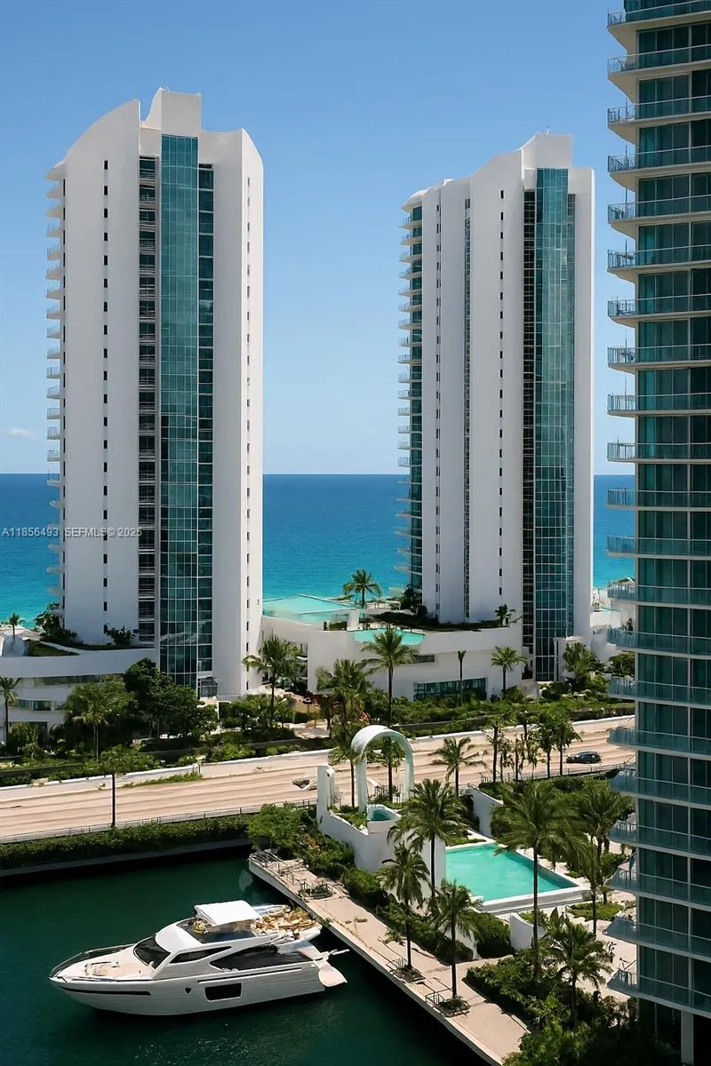 Foto de propiedad en 250 Sunny Isles Boulevard 3-1506, Sunny Isles Beach, FL 33160 Sunny Isles Beach con MLS# 