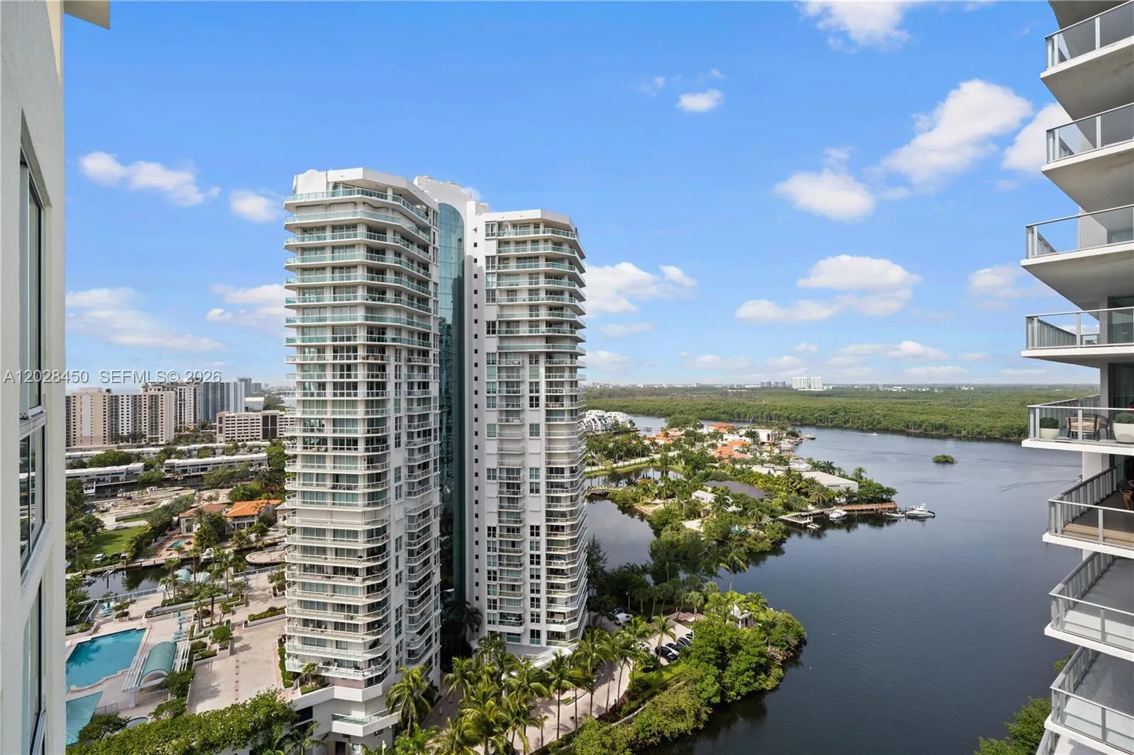 Foto de propiedad en 250 Sunny Isles Boulevard 3-TS4, Sunny Isles Beach, FL 33160 Sunny Isles Beach con MLS# 