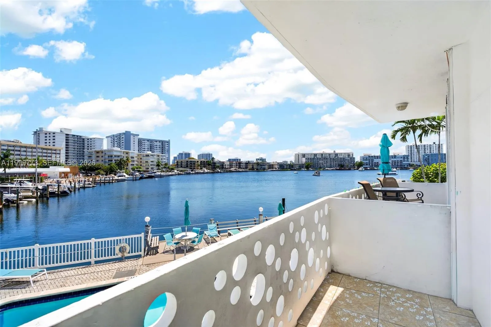 Foto de propiedad en 2500 Diana Drive 216, Hallandale Beach, FL 33009 Hallandale Beach con MLS# 