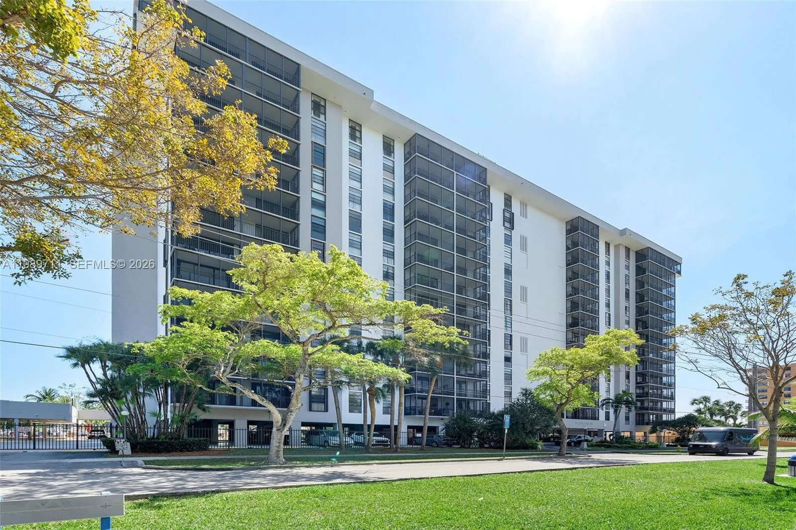 Vendido 2500 NE 135th Street Unit#B206, North Miami, FL 33181, North Miami, FL 33181