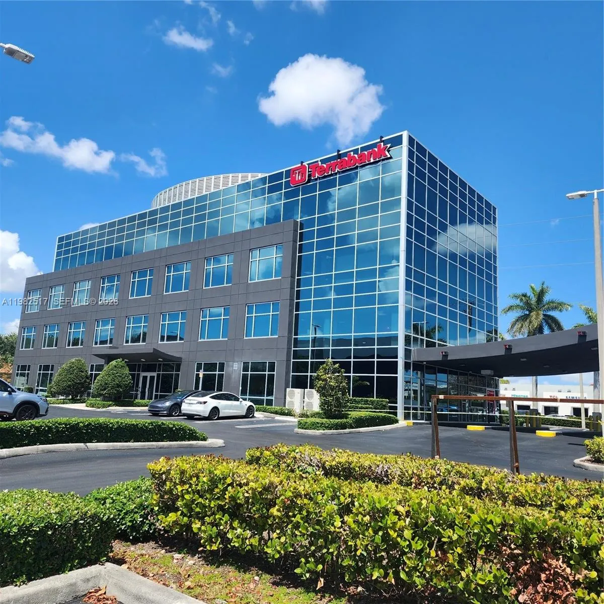 Foto de propiedad en 2500 NW 107th Avenue 400, Doral, FL 33172 Doral con MLS# 