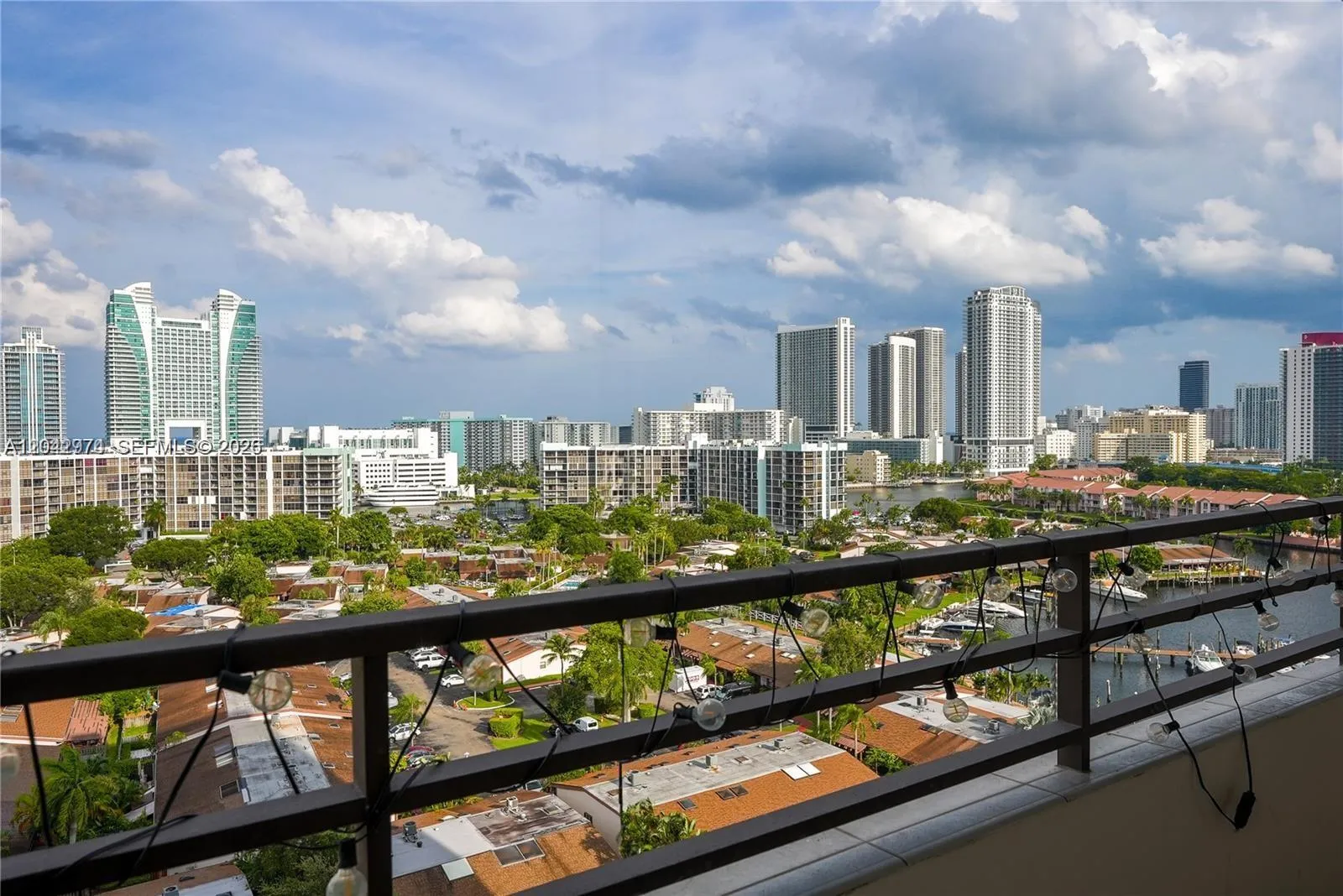 Foto de propiedad en 2500 Parkview Drive 1503, Hallandale Beach, FL 33009 Hallandale Beach con MLS# 