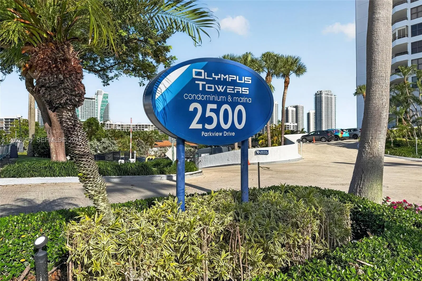 Foto de propiedad en 2500 Parkview Drive 1717, Hallandale Beach, FL 33009 Hallandale Beach con MLS# 