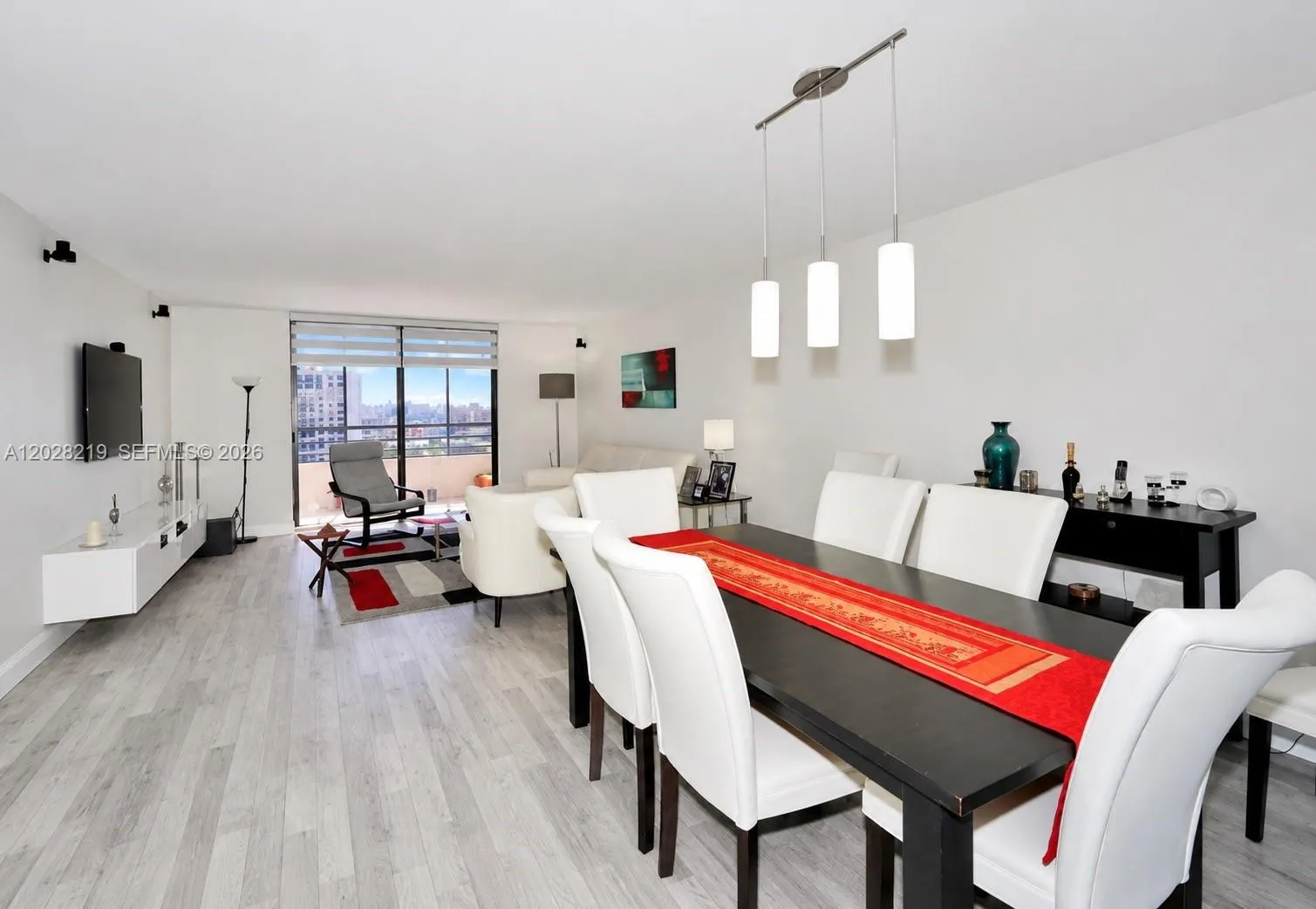 Foto de propiedad en 2500 Parkview Drive 1815, Hallandale Beach, FL 33009 Hallandale Beach con MLS# 