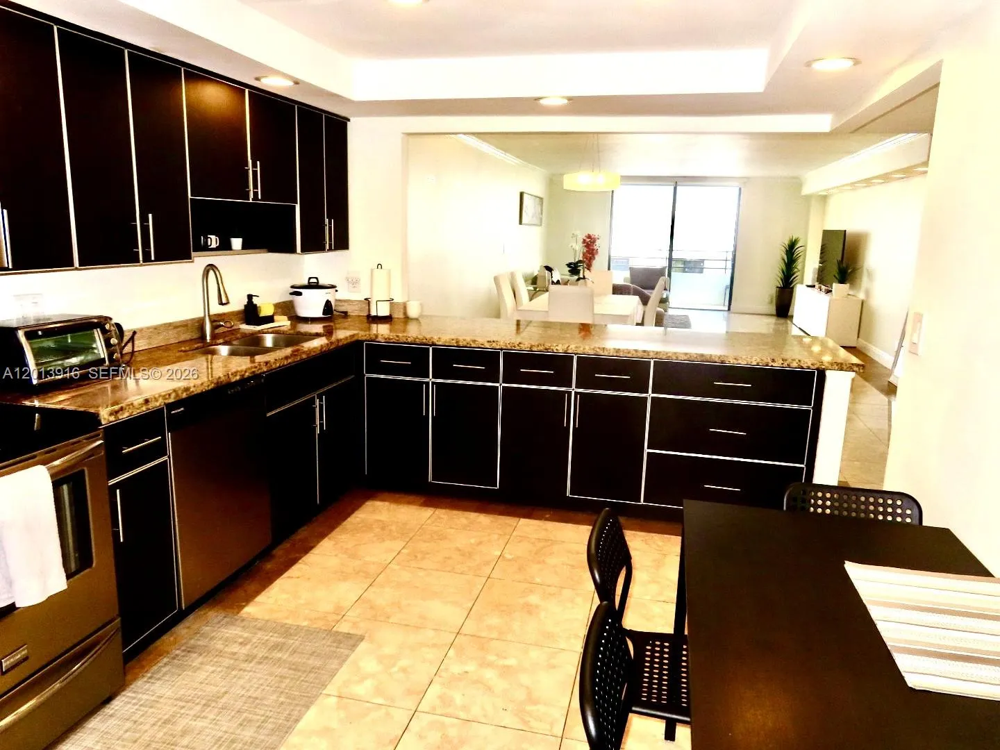 Foto de propiedad en 2500 Parkview Drive 2114, Hallandale Beach, FL 33009 Hallandale Beach con MLS#