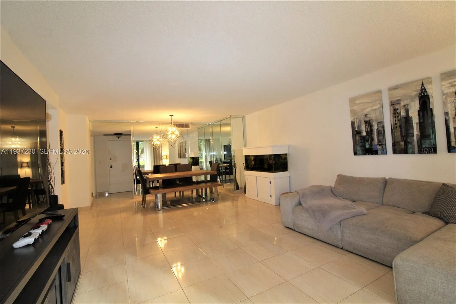 Foto de propiedad en 2500 Parkview Drive 315, Hallandale Beach, FL 33009 Hallandale Beach con MLS# 