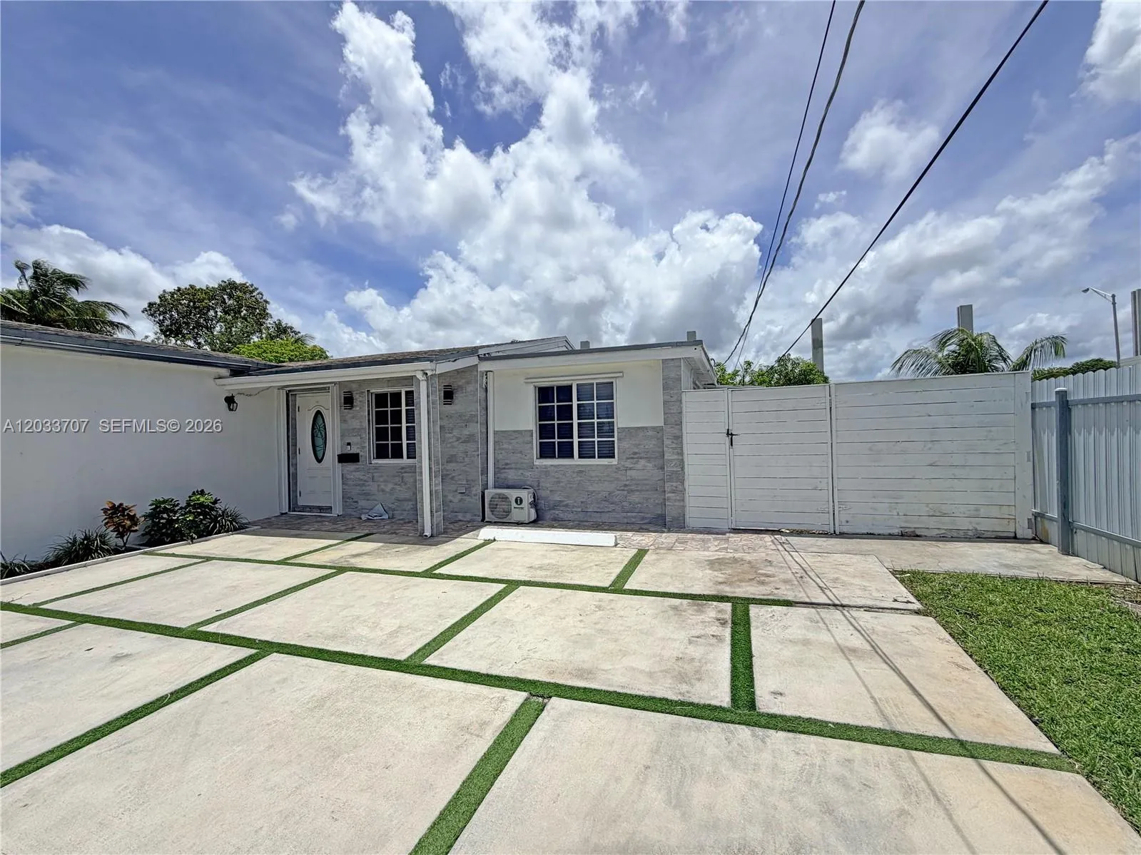 Foto de propiedad en 2500 Sunshine Boulevard, Miramar, FL 33023 Miramar con MLS# 
