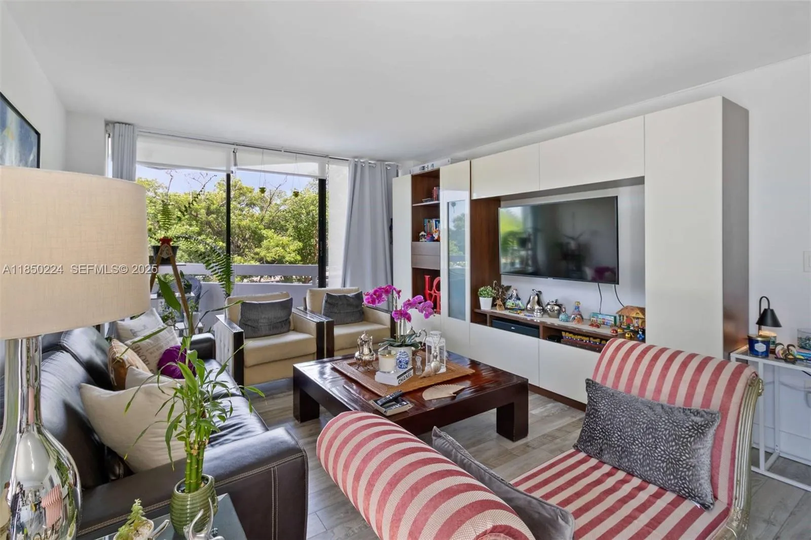 Foto de propiedad en 2501 Brickell Avenue 307, Miami, FL 33129 Miami con MLS# 