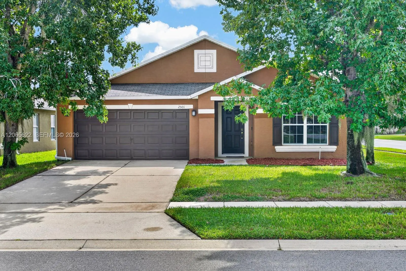 Foto de propiedad en 2501 Bullion Loop, Sanford, FL 32771 Sanford con MLS# 