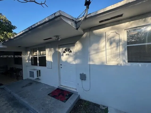 Foto de propiedad en 2501 NE 184th Terrace 2503, North Miami Beach, FL 33160 North Miami Beach con MLS# 