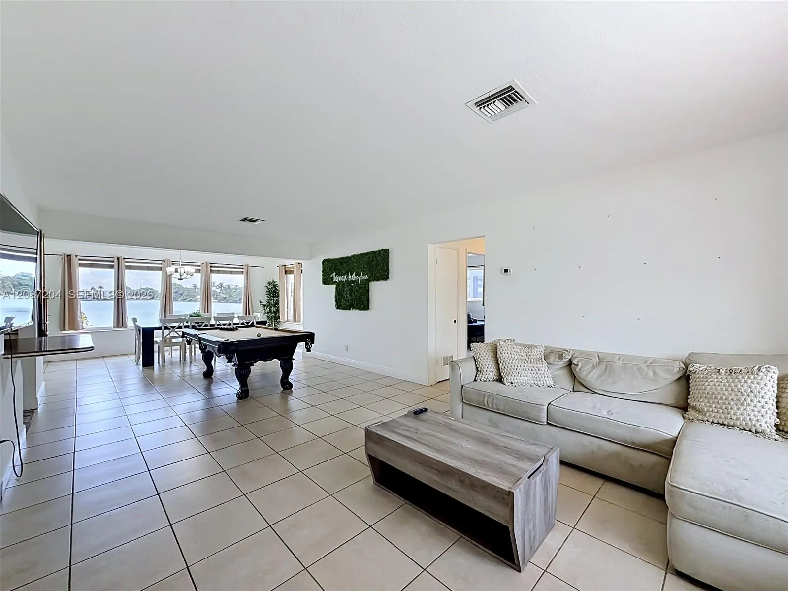 En Renta 2501 NE 209th Terrace, Miami, FL 33180, Miami, FL 33180