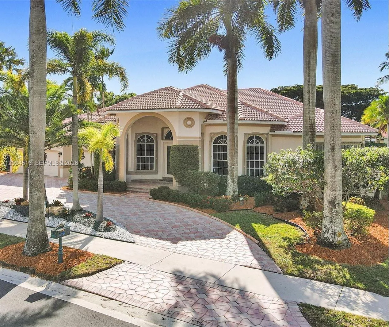 Alquilada 2501 Poinciana Drive, Weston, FL 33327, Weston, FL 33327