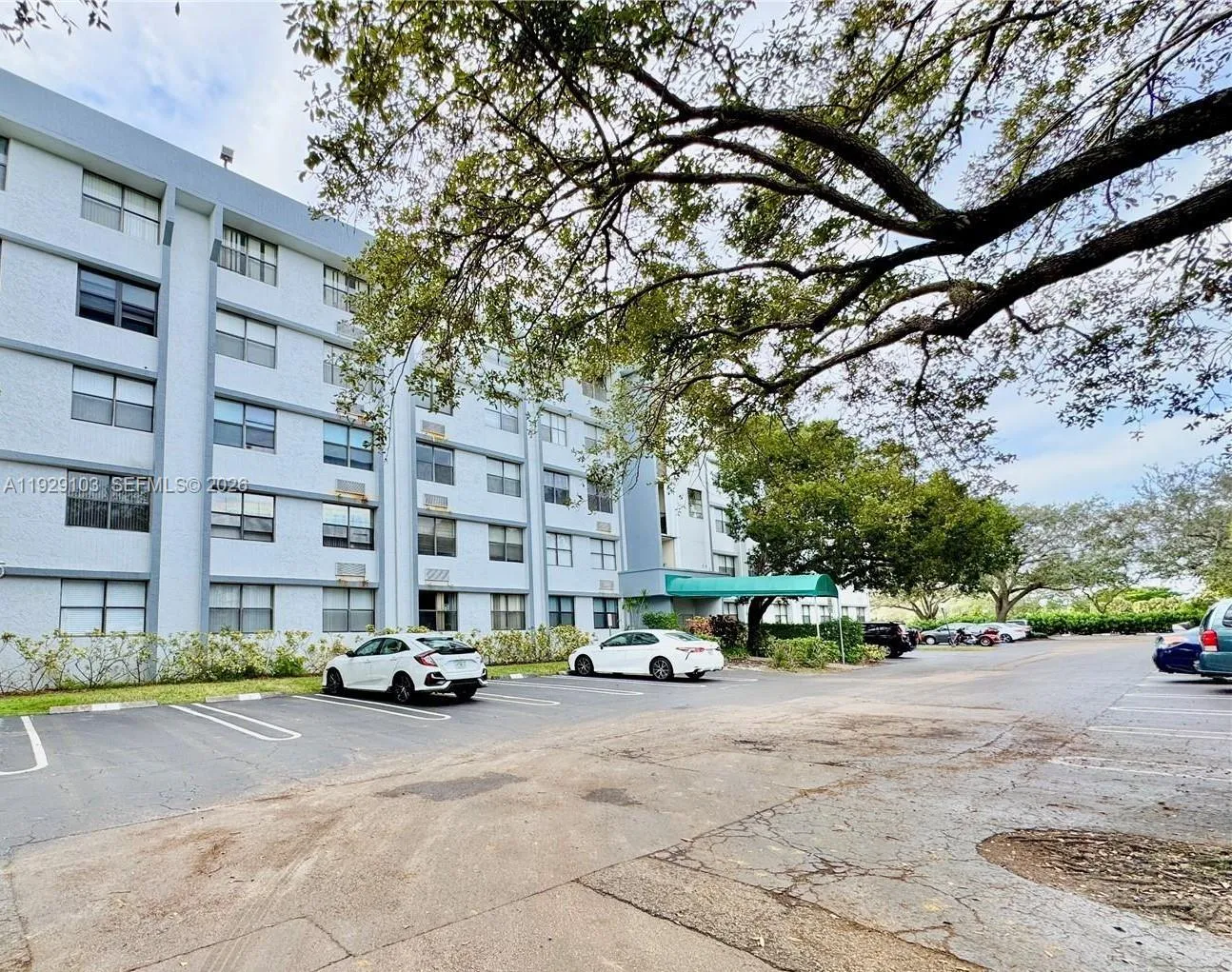 En Venta 2501 Riverside Drive 207-A, Coral Springs, FL 33065, Coral Springs, FL 33065