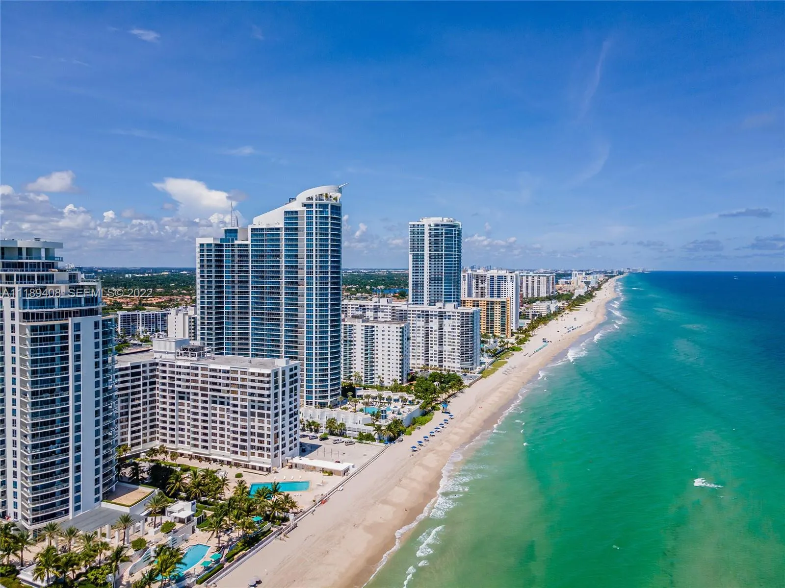 Foto de propiedad en 2501 S Ocean Drive 1227 (AVAILABLE JULY), Hollywood, FL 33019 Hollywood con MLS# 