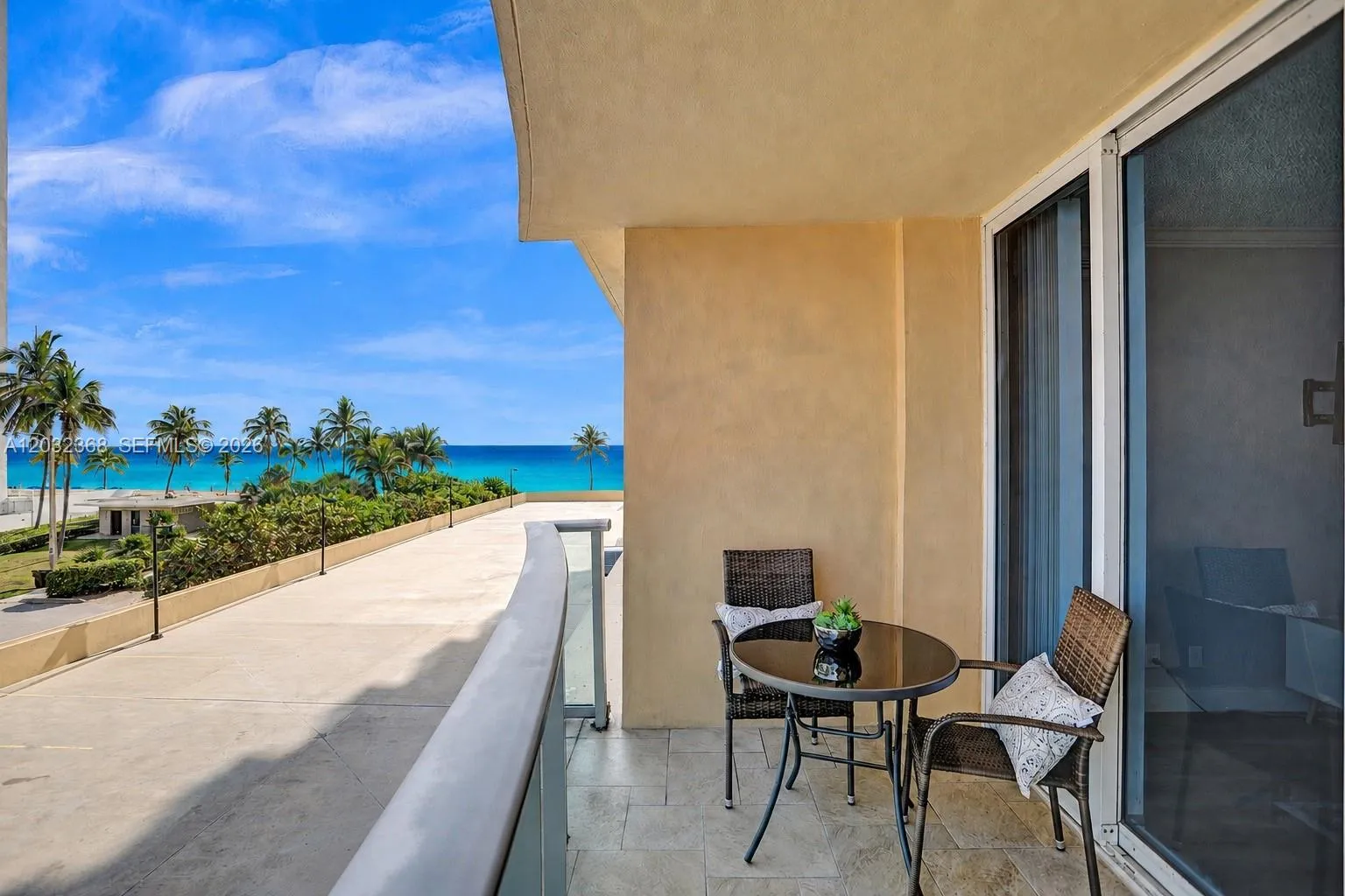 Foto de propiedad en 2501 S Ocean Drive 302, Hollywood, FL 33019 Hollywood con MLS#