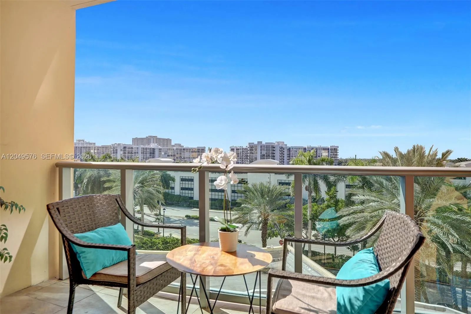 Foto de propiedad en 2501 S Ocean Drive 531 (available Sept 10), Hollywood, FL 33019 Hollywood con MLS# 
