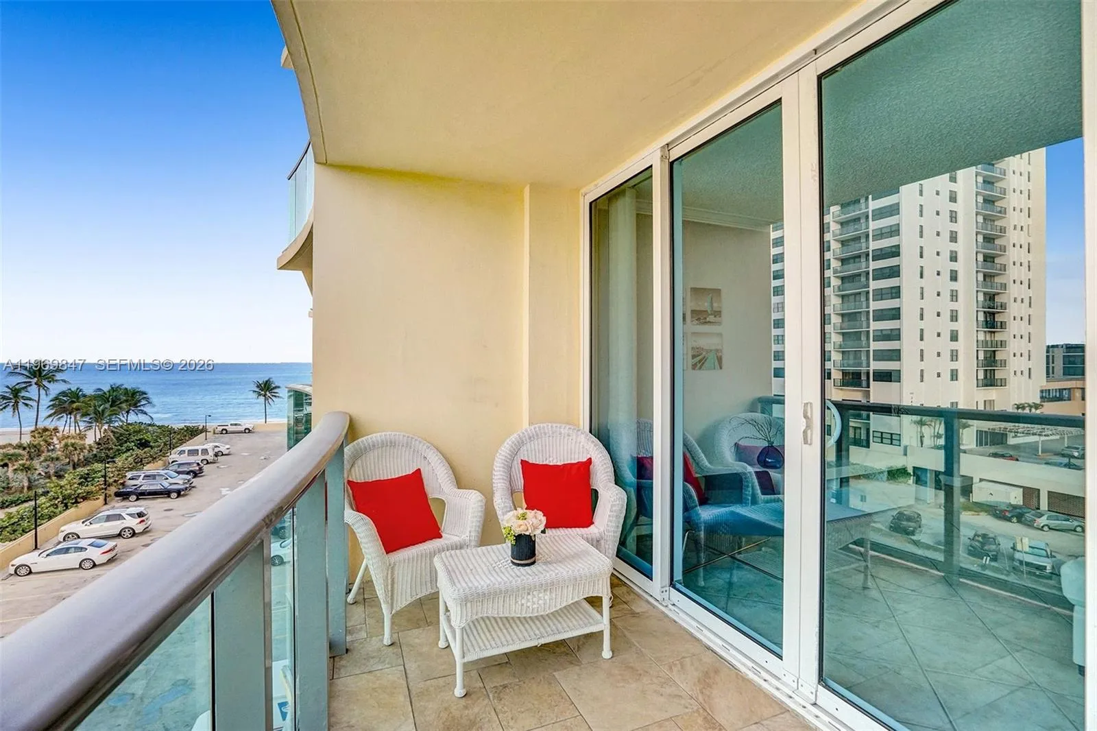 Foto de propiedad en 2501 S Ocean Drive 538 (Available NOW), Hollywood, FL 33019 Hollywood con MLS# 