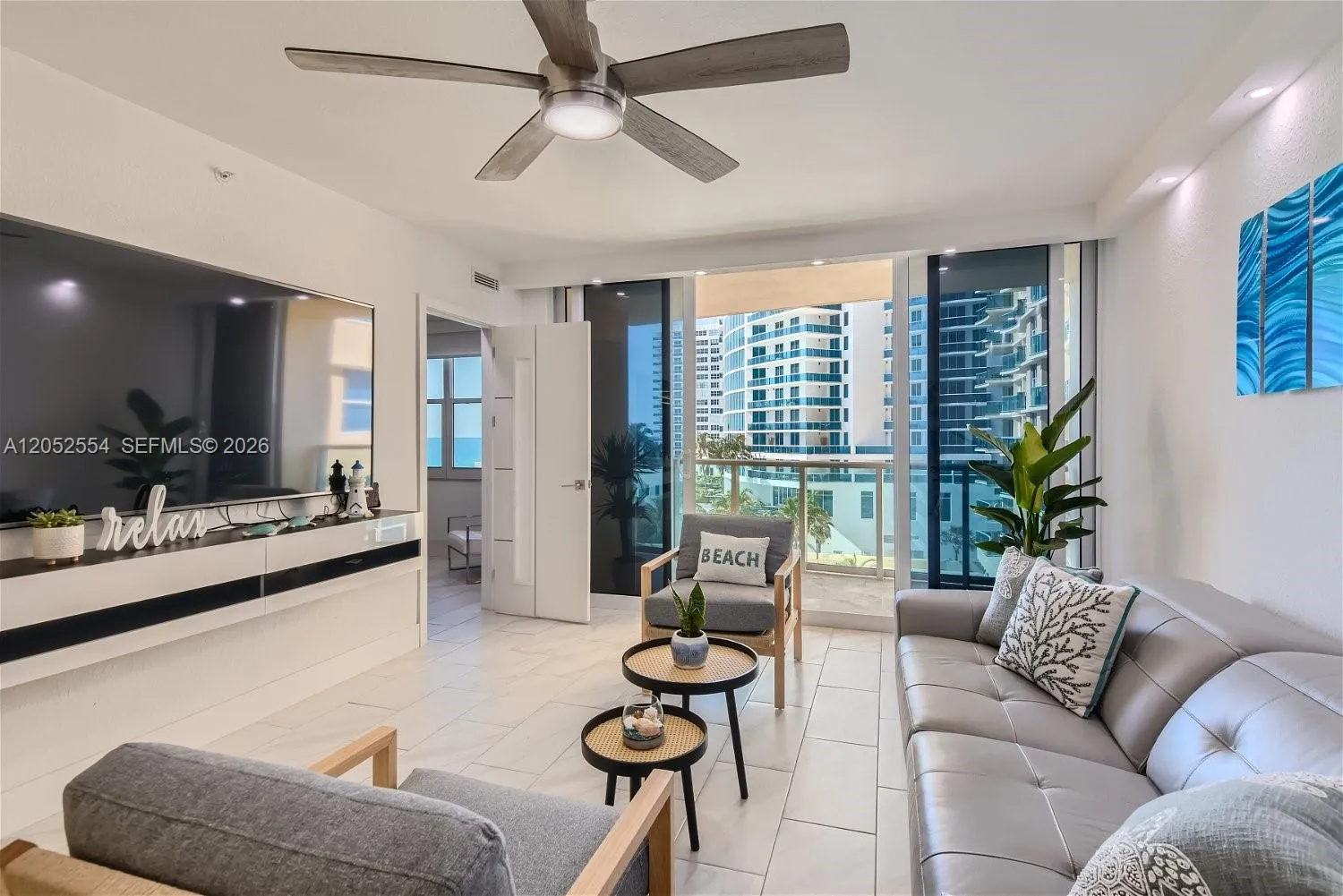 Foto de propiedad en 2501 S Ocean Drive 617 (AVAILABLE NOW-NOV), Hollywood, FL 33019 Hollywood con MLS#