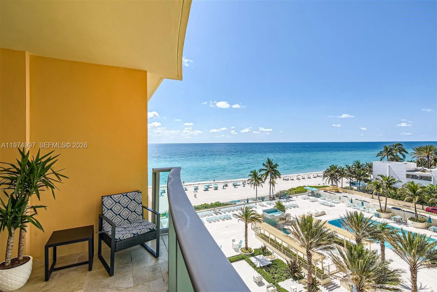 Foto de propiedad en 2501 S Ocean Drive 715 (AVAILABLE NOW-OCT), Hollywood, FL 33019 Hollywood con MLS#