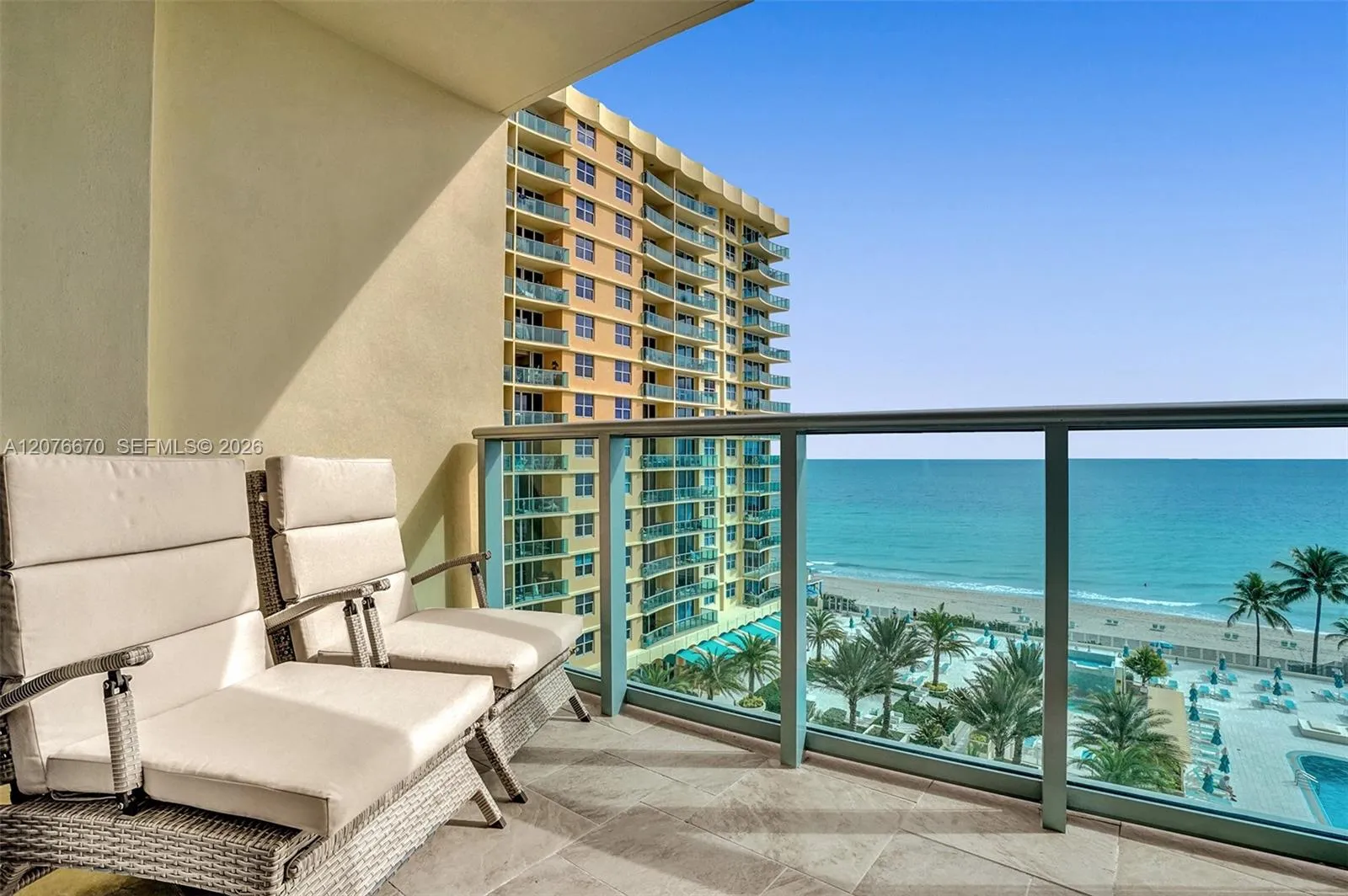 Foto de propiedad en 2501 S Ocean Drive 823 (Available now), Hollywood, FL 33019 Hollywood con MLS# 