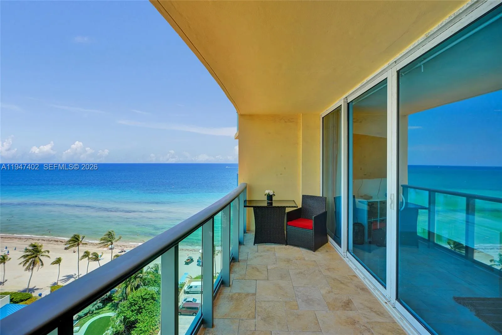 Foto de propiedad en 2501 S Ocean Drive 905 (available Oct 2), Hollywood, FL 33019 Hollywood con MLS# 